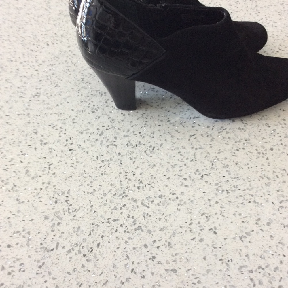 New Gianni  Bernini size 9.5 black